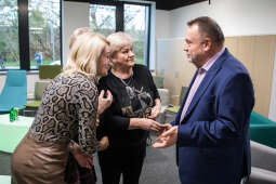 jg1_231104_202a1541.jpg-Spotkanie prezydenta Kuliga z kobietami