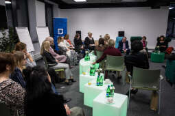 jg1_231104_202a1684.jpg-Spotkanie prezydenta Kuliga z kobietami