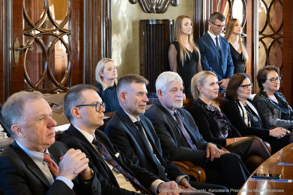 Kraków, Otofotokronika, Urząd Miasta Krakowa, UMK, Inspektorat Nadzoru Budowlanego w Krakowie, św  Autor: P. Wojnarowski