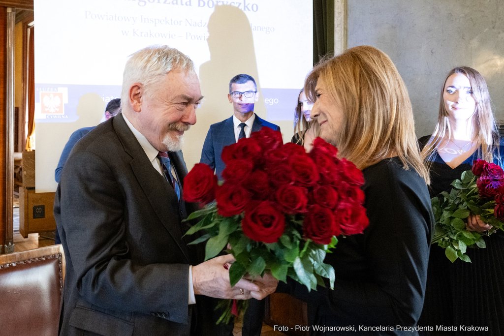 Kraków, Otofotokronika, Urząd Miasta Krakowa, UMK, Inspektorat Nadzoru Budowlanego w Krakowie, św  Autor: P. Wojnarowski