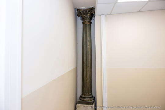 umk_8892.jpg-Pałac Wielopolskich, UMK, artefakty, detale, architektura, wyposażenie