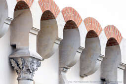 umk_8904.jpg-Pałac Wielopolskich, UMK, artefakty, detale, architektura, wyposażenie