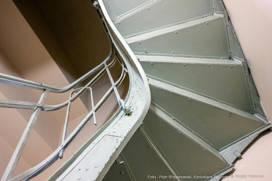 umk_8925.jpg-Pałac Wielopolskich, UMK, artefakty, detale, architektura, wyposażenie