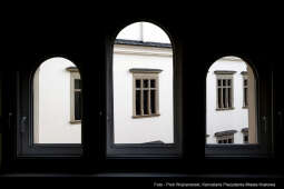 umk_8932.jpg-Pałac Wielopolskich, UMK, artefakty, detale, architektura, wyposażenie