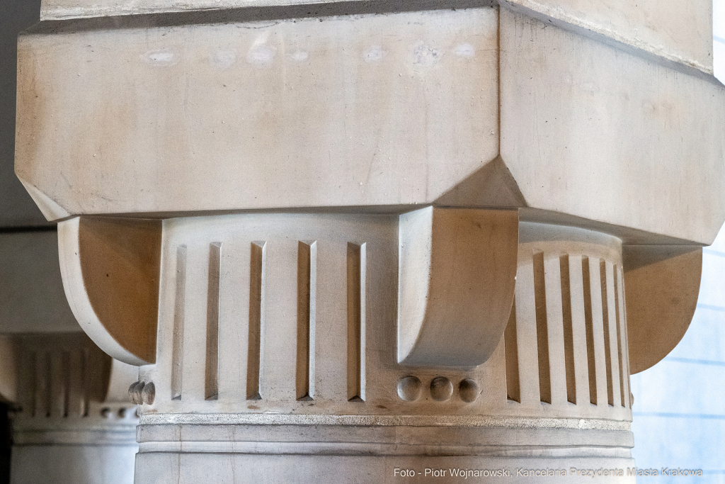 umk_8946.jpg-Pałac Wielopolskich, UMK, artefakty, detale, architektura, wyposażenie  Autor: P. Wojnarowski