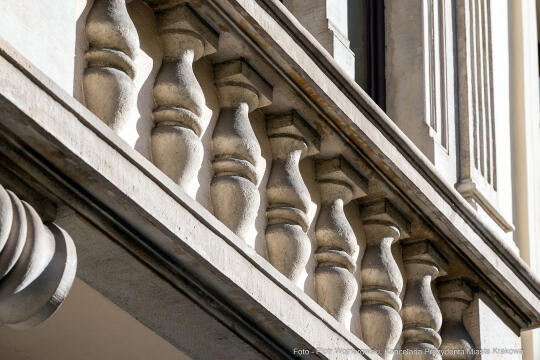 umk_8966.jpg-Pałac Wielopolskich, UMK, artefakty, detale, architektura, wyposażenie