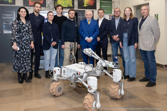 Kraków, Otofotokronika, Urząd Miasta Krakowa, UMK, AGH Space Systems, studenci, łazik marsjański