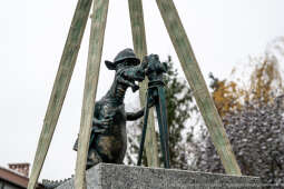 Kraków, Otofotokronika, Urząd Miasta Krakowa, UMK, lokalizacja, smoki, smoczki, figurki, geodeta, 