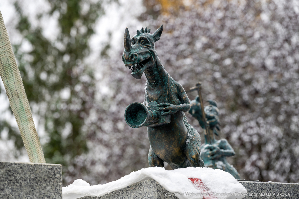 Kraków, Otofotokronika, Urząd Miasta Krakowa, UMK, lokalizacja, smoki, smoczki, figurki, geodeta,   Autor: P. Wojnarowski