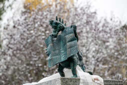 Kraków, Otofotokronika, Urząd Miasta Krakowa, UMK, lokalizacja, smoki, smoczki, figurki, geodeta, 