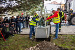 Kraków, Otofotokronika, Urząd Miasta Krakowa, UMK, lokalizacja, smoki, smoczki, figurki, geodeta, 