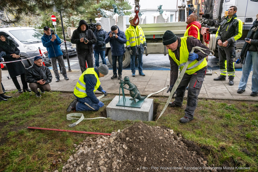 Kraków, Otofotokronika, Urząd Miasta Krakowa, UMK, lokalizacja, smoki, smoczki, figurki, geodeta,   Autor: P. Wojnarowski