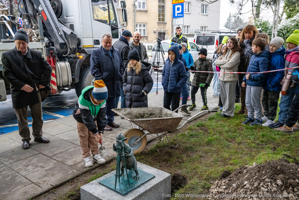 Kraków, Otofotokronika, Urząd Miasta Krakowa, UMK, lokalizacja, smoki, smoczki, figurki, geodeta,   Autor: P. Wojnarowski