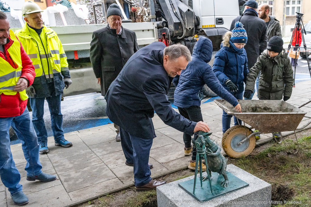 Kraków, Otofotokronika, Urząd Miasta Krakowa, UMK, lokalizacja, smoki, smoczki, figurki, geodeta,   Autor: P. Wojnarowski