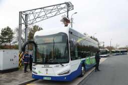 Hiszpańskie autobusy Irizar na ulicach Krakowa