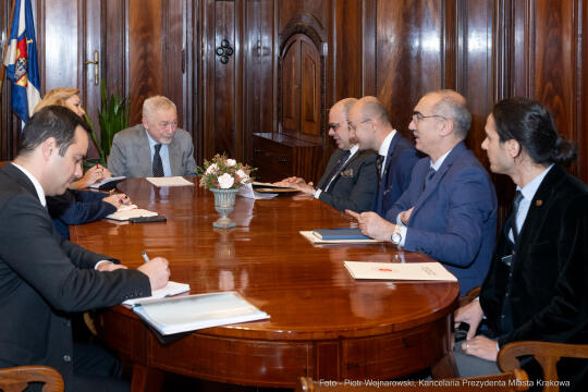 Kraków, Otofotokronika, Urząd Miasta Krakowa, UMK, Rauf Alp Denktaş, ambasador, Turcja, spotkanie