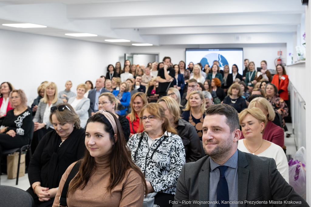 Kraków, Otofotokronika, Urząd Miasta Krakowa, UMK, Willowe, otwarcie, Poradnia Wczesnej Pomocy Psy  Autor: P. Wojnarowski
