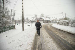 img_2442.jpg-Śnieg nadal sypie - trudna sytuacja na drogach