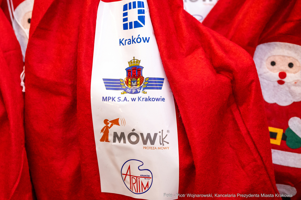 Kraków, Otofotokronika, Urząd Miasta Krakowa, UMK, Mikołaje, Kulig, paczki, tramwaj  Autor: P. Wojnarowski