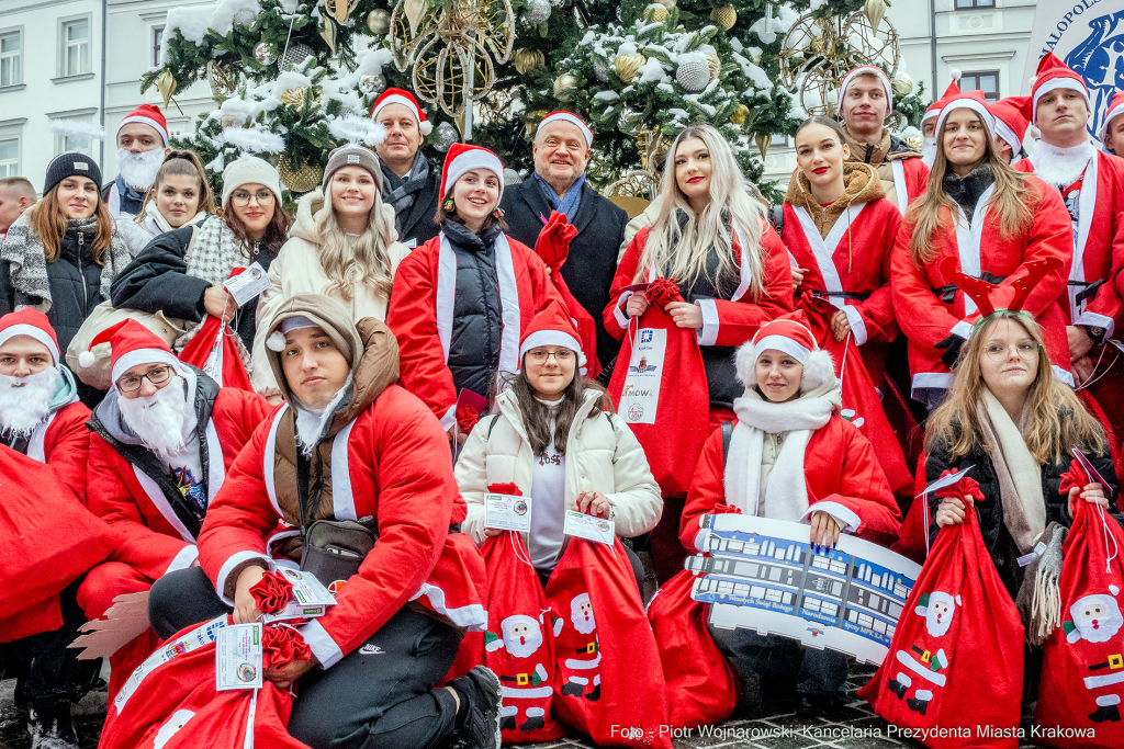 Kraków, Otofotokronika, Urząd Miasta Krakowa, UMK, Mikołaje, Kulig, paczki, tramwaj  Autor: P. Wojnarowski