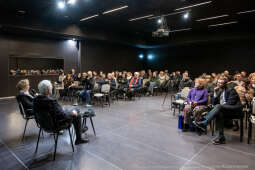 pw_147_001_piotr wojnarowski.jpg-Krystian Lupa odznaczony odznaką Honoris Gratia