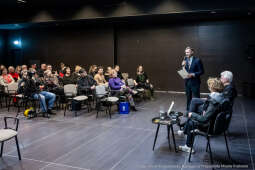 pw_147_006_piotr wojnarowski.jpg-Krystian Lupa odznaczony odznaką Honoris Gratia