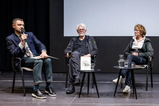 pw_147_007_piotr wojnarowski.jpg-Krystian Lupa odznaczony odznaką Honoris Gratia