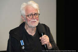 pw_147_011_piotr wojnarowski.jpg-Krystian Lupa odznaczony odznaką Honoris Gratia