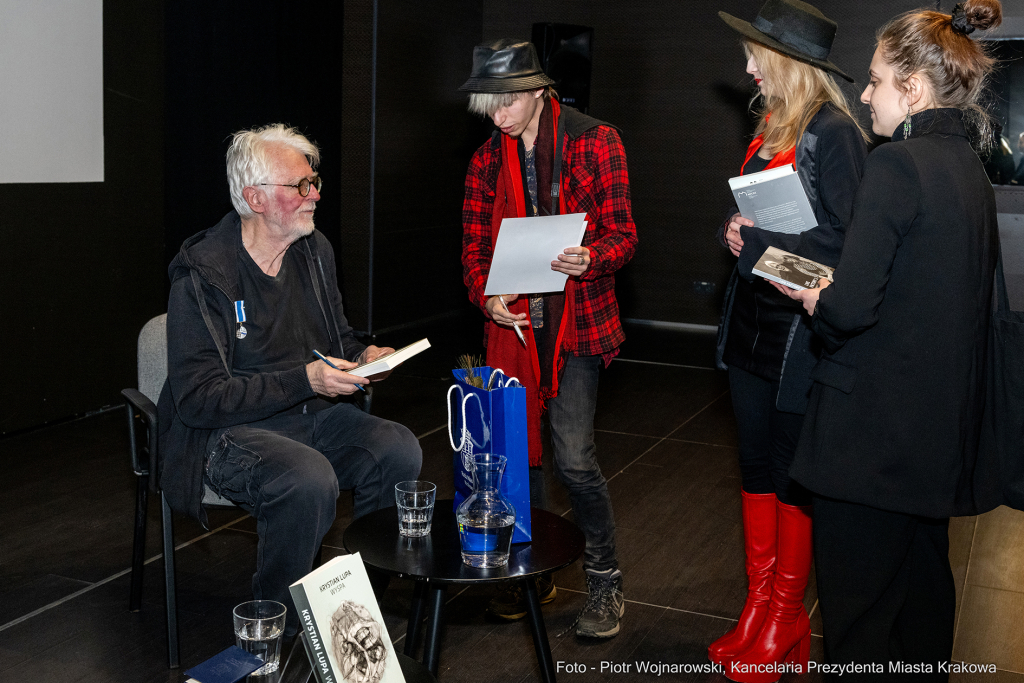 pw_147_016_piotr wojnarowski.jpg-Krystian Lupa odznaczony odznaką Honoris Gratia  Autor: P. Wojnarowski