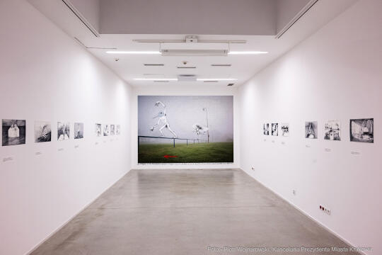 pw_147_021_piotr wojnarowski.jpg-Krystian Lupa odznaczony odznaką Honoris Gratia