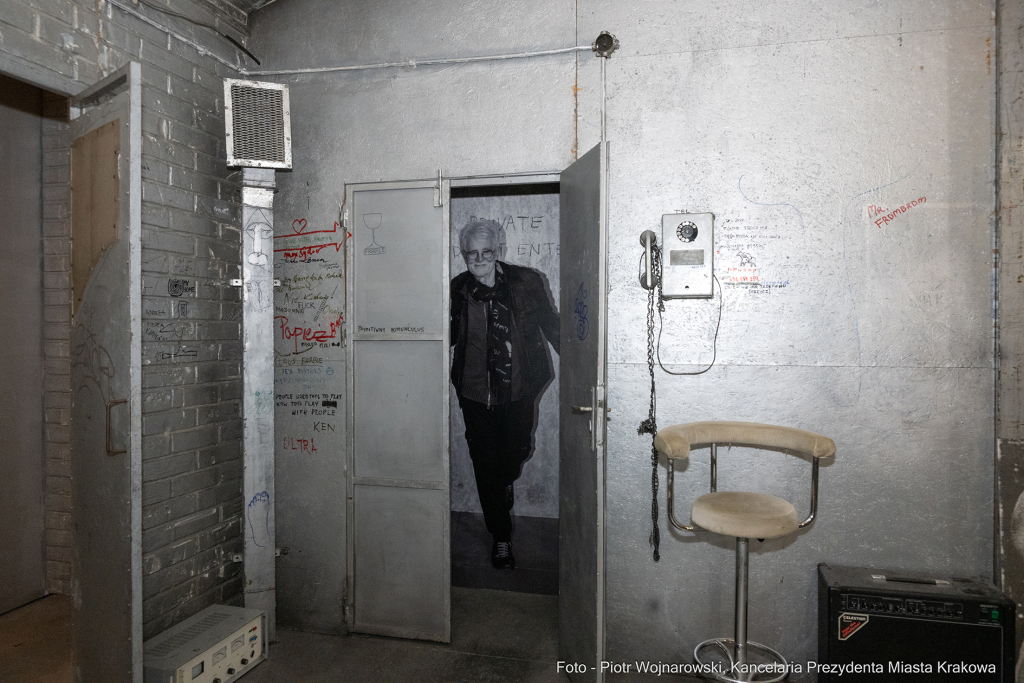 pw_147_029_piotr wojnarowski.jpg-Krystian Lupa odznaczony odznaką Honoris Gratia  Autor: P. Wojnarowski