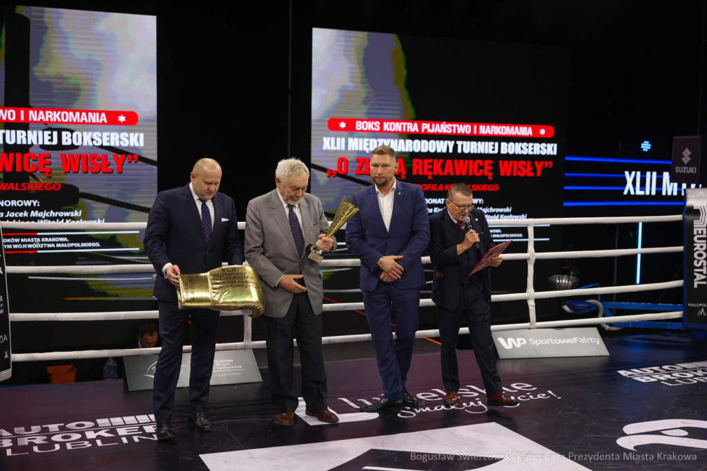 bs-231216-img_4412.jpg-Boks, Wisła, Majchrowski  Autor: B. Świerzowski