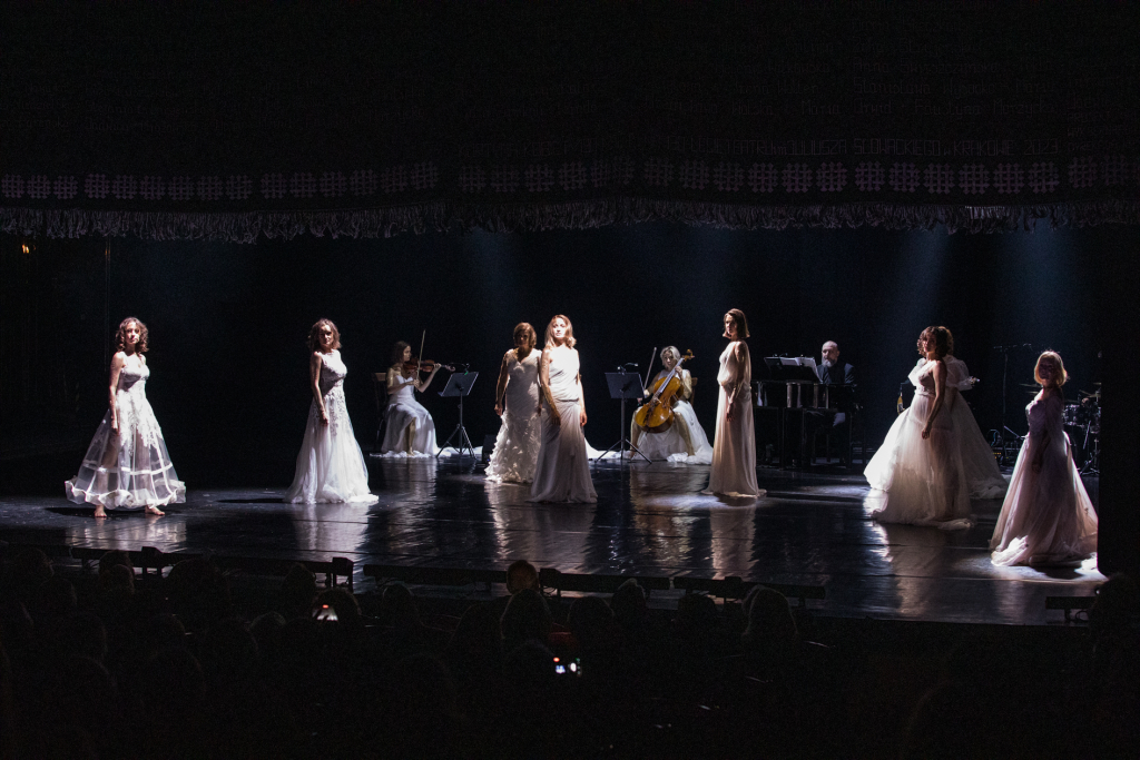 jg_231217_oto_1000.jpg-Teatr, Kurtyna Kobiet, Majchrowski  Autor: B. Świerzowski