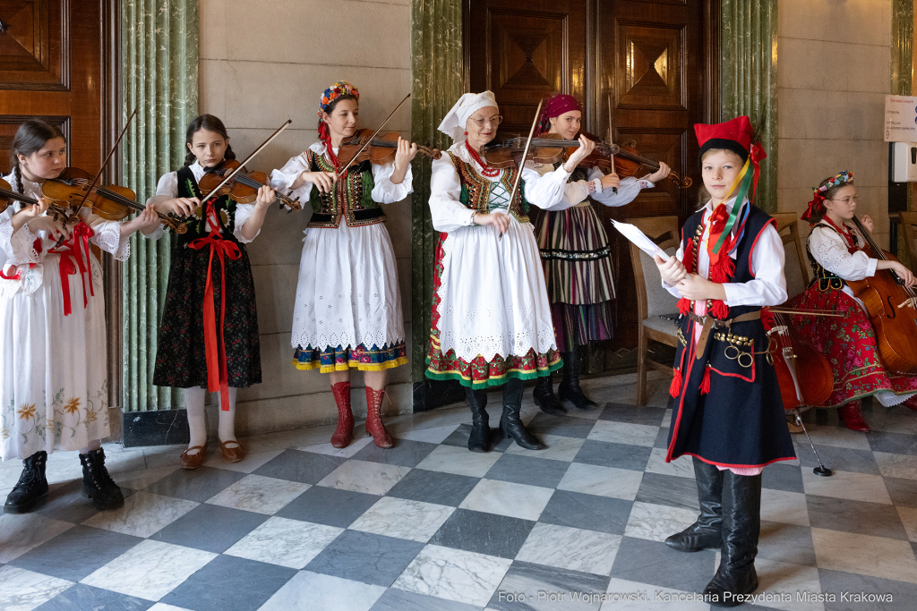 pw_149_002_piotr wojnarowski.jpg-Czuma, pastorałki, magistrat, Otofotokronika, Mazan, Majchrowski  Autor: P. Wojnarowski