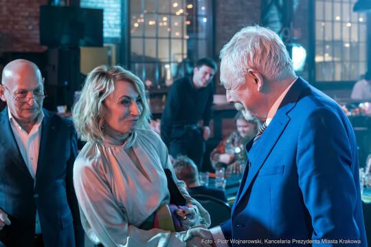 Hryniewiecka-Firlej, Majchrowski, Stara Zajezdnia, Honoris Gratia, Siemacha, kolędy