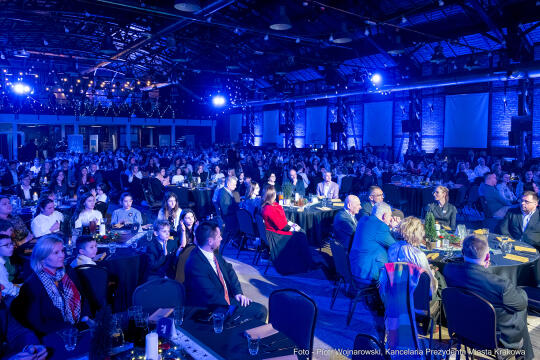 Hryniewiecka-Firlej, Majchrowski, Stara Zajezdnia, Honoris Gratia, Siemacha, kolędy