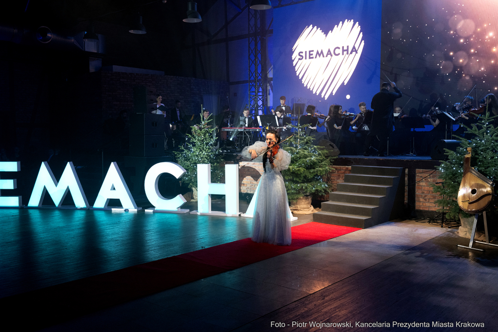 Hryniewiecka-Firlej, Majchrowski, Stara Zajezdnia, Honoris Gratia, Siemacha, kolędy  Autor: P. Wojnarowski