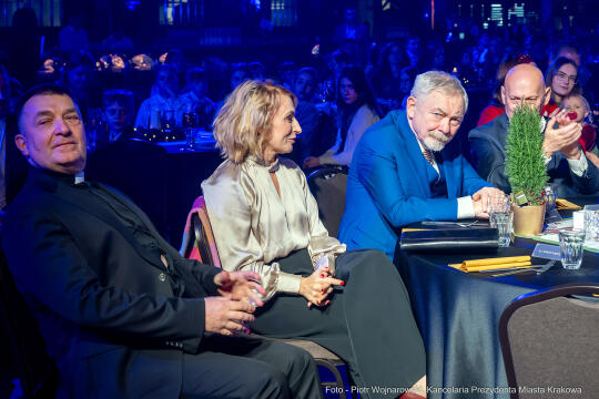 Hryniewiecka-Firlej, Majchrowski, Stara Zajezdnia, Honoris Gratia, Siemacha, kolędy