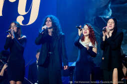 Hryniewiecka-Firlej, Majchrowski, Stara Zajezdnia, Honoris Gratia, Siemacha, kolędy