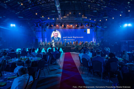 Hryniewiecka-Firlej, Majchrowski, Stara Zajezdnia, Honoris Gratia, Siemacha, kolędy