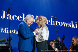 Hryniewiecka-Firlej, Majchrowski, Stara Zajezdnia, Honoris Gratia, Siemacha, kolędy