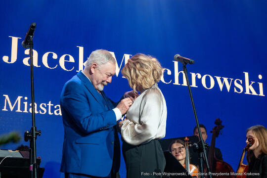 Hryniewiecka-Firlej, Majchrowski, Stara Zajezdnia, Honoris Gratia, Siemacha, kolędy