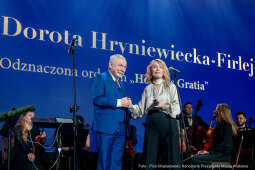 Hryniewiecka-Firlej, Majchrowski, Stara Zajezdnia, Honoris Gratia, Siemacha, kolędy