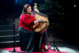 Hryniewiecka-Firlej, Majchrowski, Stara Zajezdnia, Honoris Gratia, Siemacha, kolędy