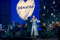 Hryniewiecka-Firlej, Majchrowski, Stara Zajezdnia, Honoris Gratia, Siemacha, kolędy