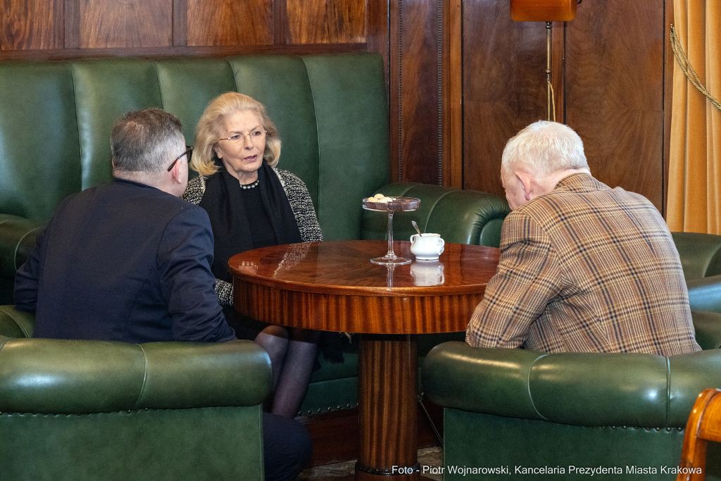wręczenie, Penderecka, Majchrowski, Dyplom Jubileuszowy, Otofotokronika, Kraków  Autor: P. Wojnarowski