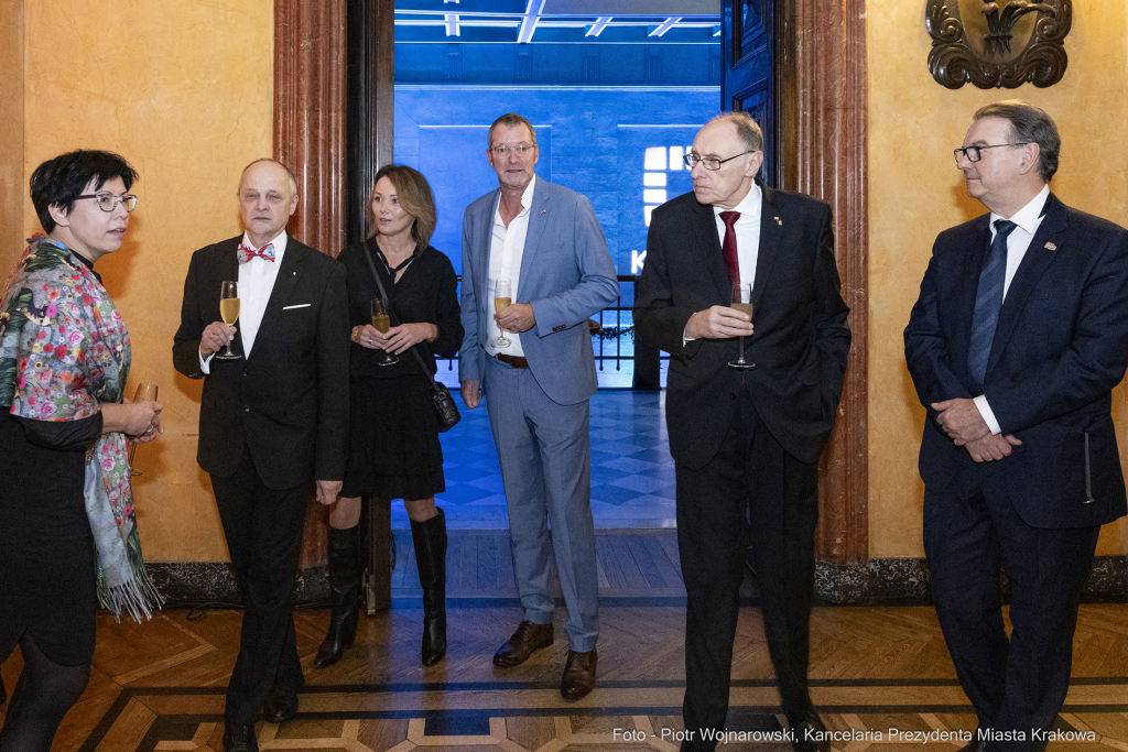 pw_169_012_fot. piotr wojnarowski.jpg-korpus, dyplomatyczny, spotkanie, Majchrowski, Kraków  Autor: P. Wojnarowski