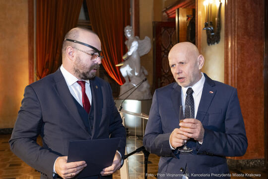 pw_169_013_fot. piotr wojnarowski.jpg-korpus, dyplomatyczny, spotkanie, Majchrowski, Kraków