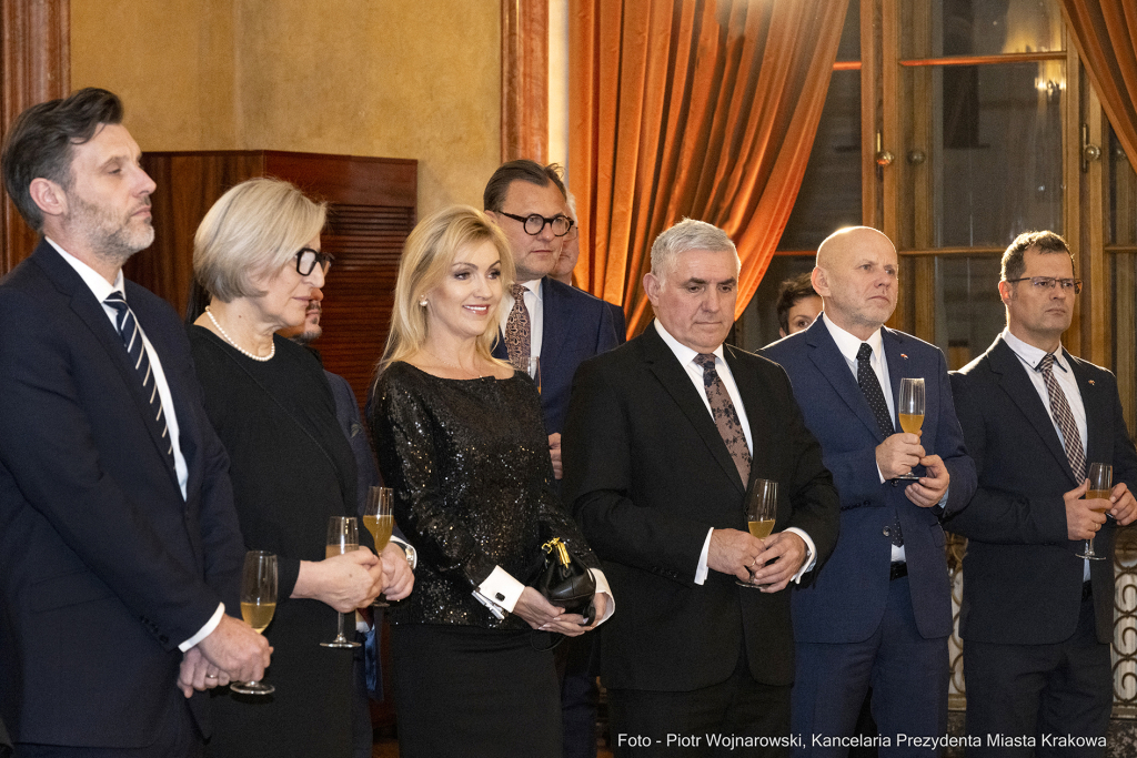 pw_169_018_fot. piotr wojnarowski.jpg-korpus, dyplomatyczny, spotkanie, Majchrowski, Kraków  Autor: P. Wojnarowski