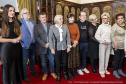 pw_172_001_fot. piotr wojnarowski.jpg-Sukiennice, KRAM, kupcy, Majchrowski, spotkanie